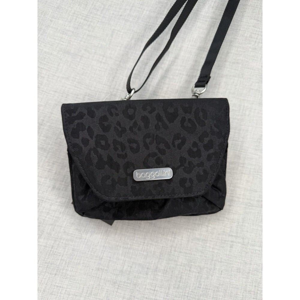 Baggallini Everywhere Petite Crossbody Bag Black Leopard Print PET-777 B3757 NWT